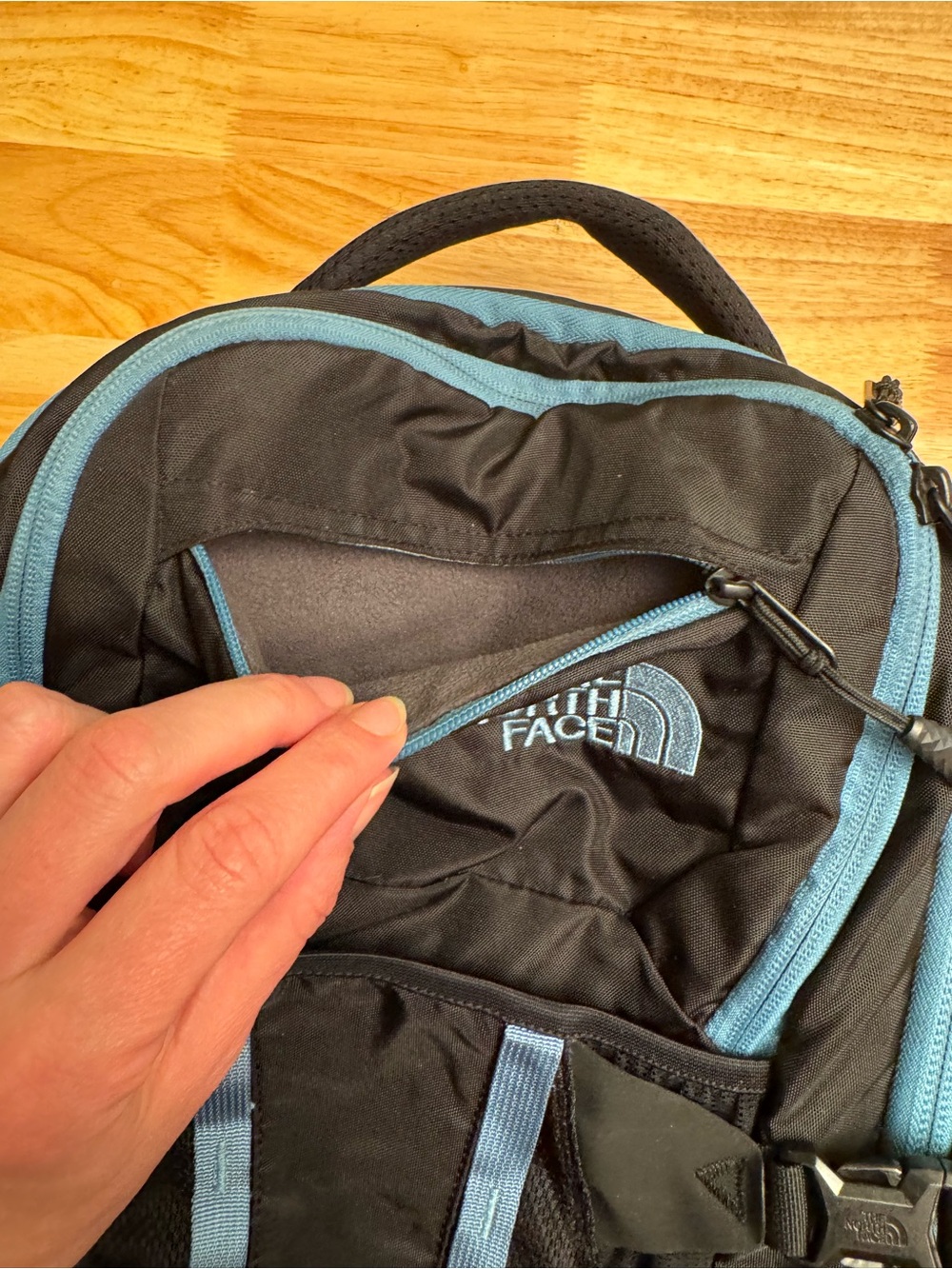 The North Face Recon 30-Liter Backpack (Style: NF0A3KV1 - Picture 7 of 16